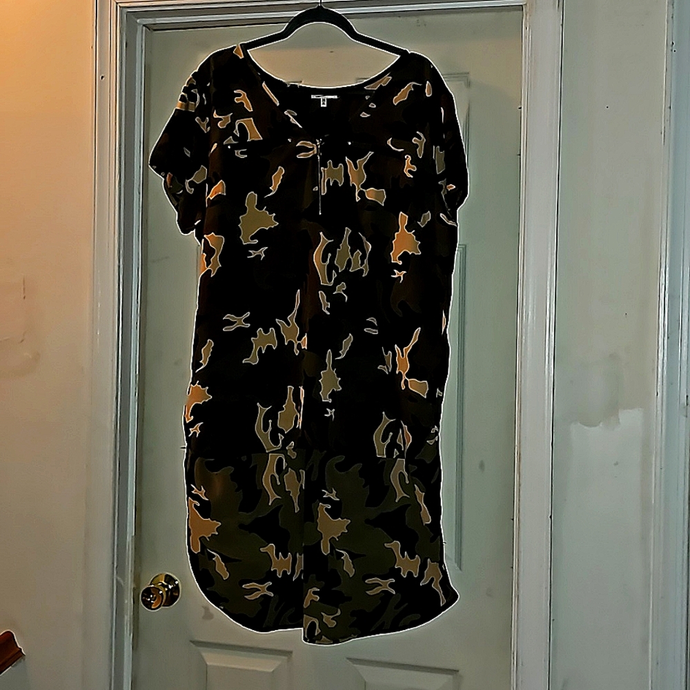 Mileage Camouflage High Low Top